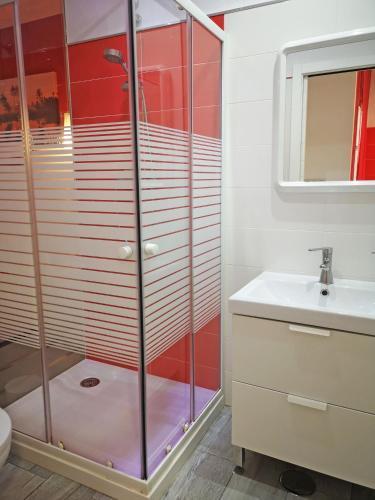 Conil Red-Black Apartment โกนิล เด ลาฟรอนเตรา ภายนอก รูปภาพ